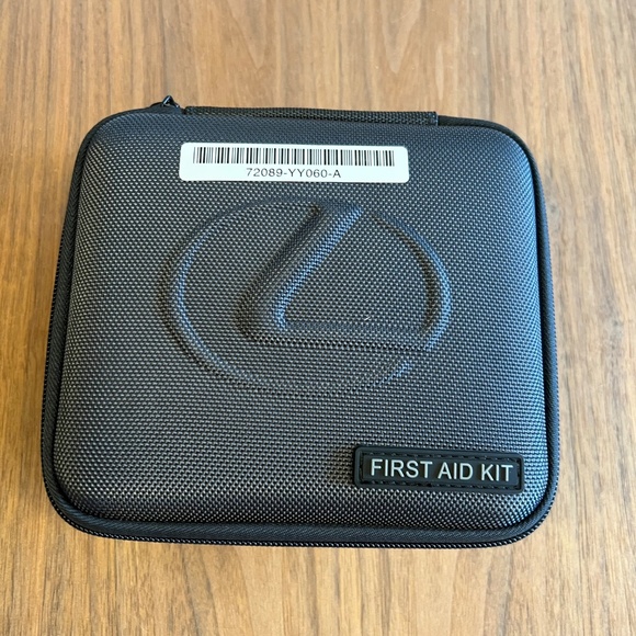 NIB Lexus 350 First Aid Kit - Picture 1 of 4